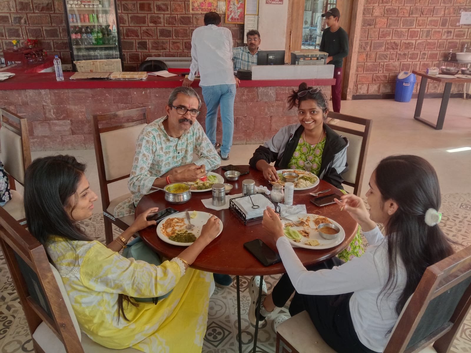 Dining at Konig